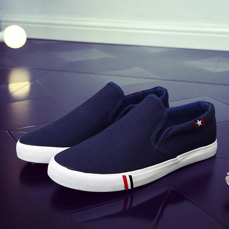 Men's Classic Canvas Shoes Casual Slip on Loafers Fashion Vulcanized Flat Shoes Non Slip Walking Skateboard Shoes Zapatillas